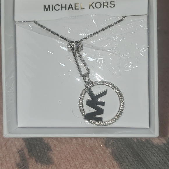 MICHAEL KORS NECKLACE CIRCLE W/LOGO MK - Picture 4 of 8